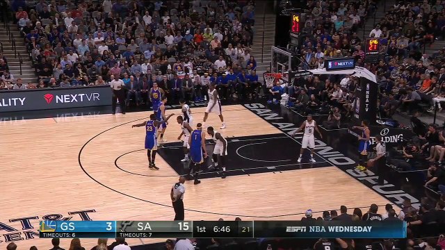 Javale McGee rate un dunk ouvert