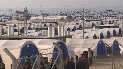 معاناة النازحين بمخيم النرغزلية في الموصل