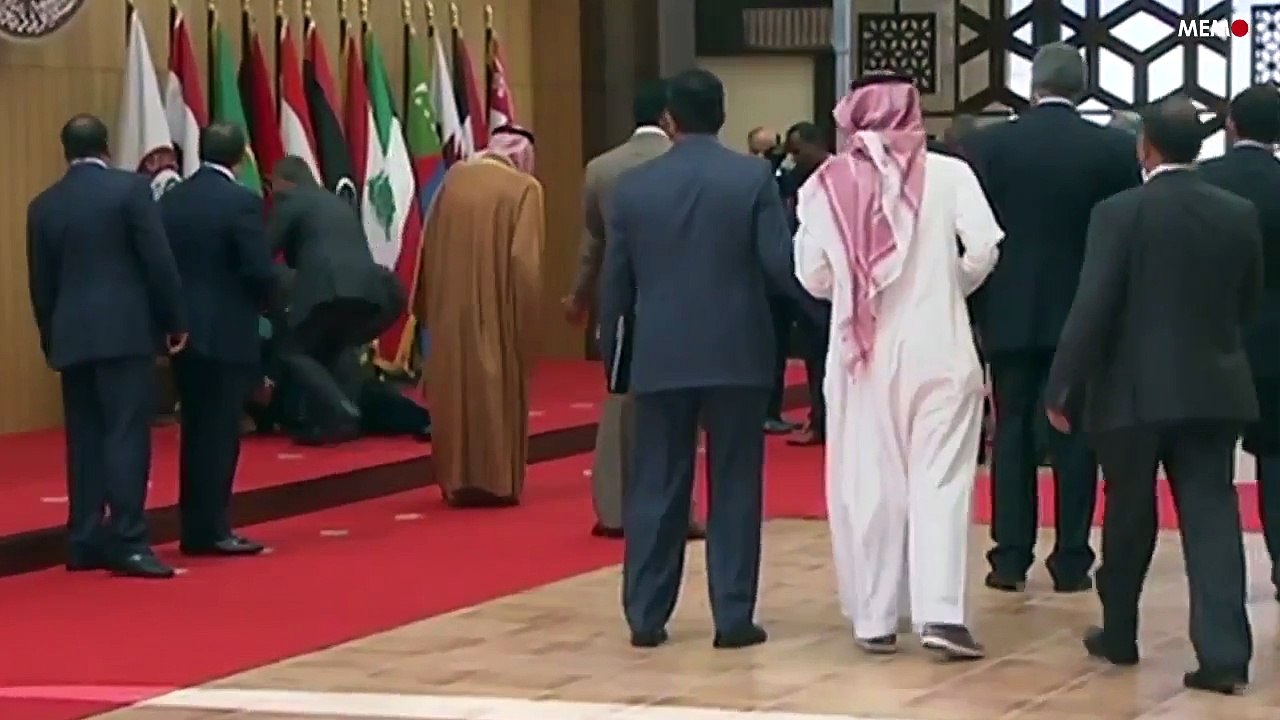 Lebanese President falls at the Arab League Summit