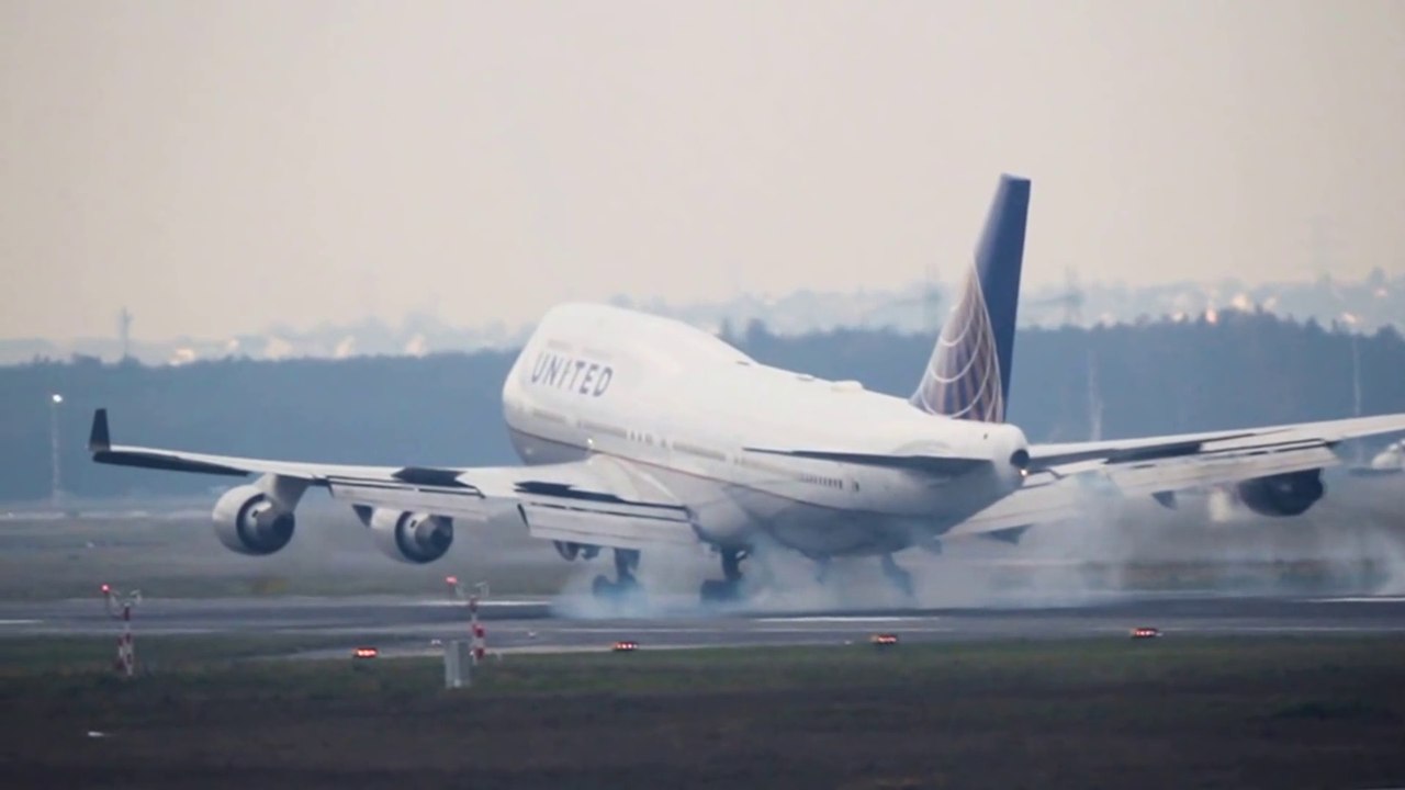 Slow Motion Landings - Boeing 747 777 and MD-11 Frankfurt Airport