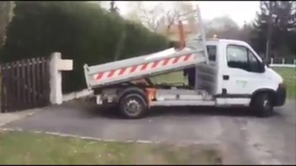 Ils ramènent des encombrants chez leur propriétaire !