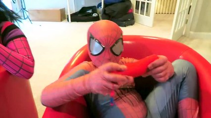 Superhero Superstars! Sumo Fat Superman SPIES on Kat Karmashian! - Spiderman vs Joker-v95rUHoRc