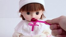 Baby Doll Bath Time Eating Color M&Ms Chocolate Shit Color POOP With Finger Song-ZdJJhrBd