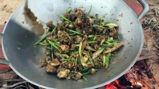 How To Catch And Cook Snails - Fried Snails Hot Spicy Basil Recipe-aWsEO0qy