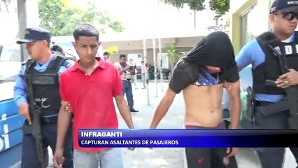 Infraganti capturan asaltantes de pasajeros