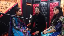 Justin Girls giving tribute to Noor Jehan goes VIRAL! - YouTube