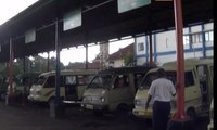Pemkot Surabaya Berencana Gaji Sopir Angkot