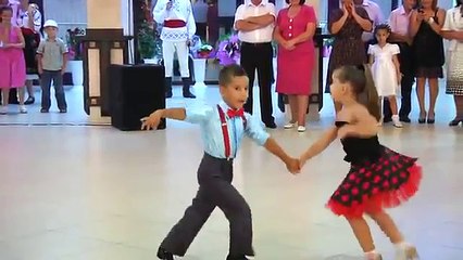 Moldavie Ils sont Champions de Danse à 5 Ans !