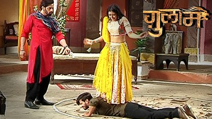 Veer Makes Shivani Dance On Rangeela | Ghulaam | ग़ुलाम |TellyMasala