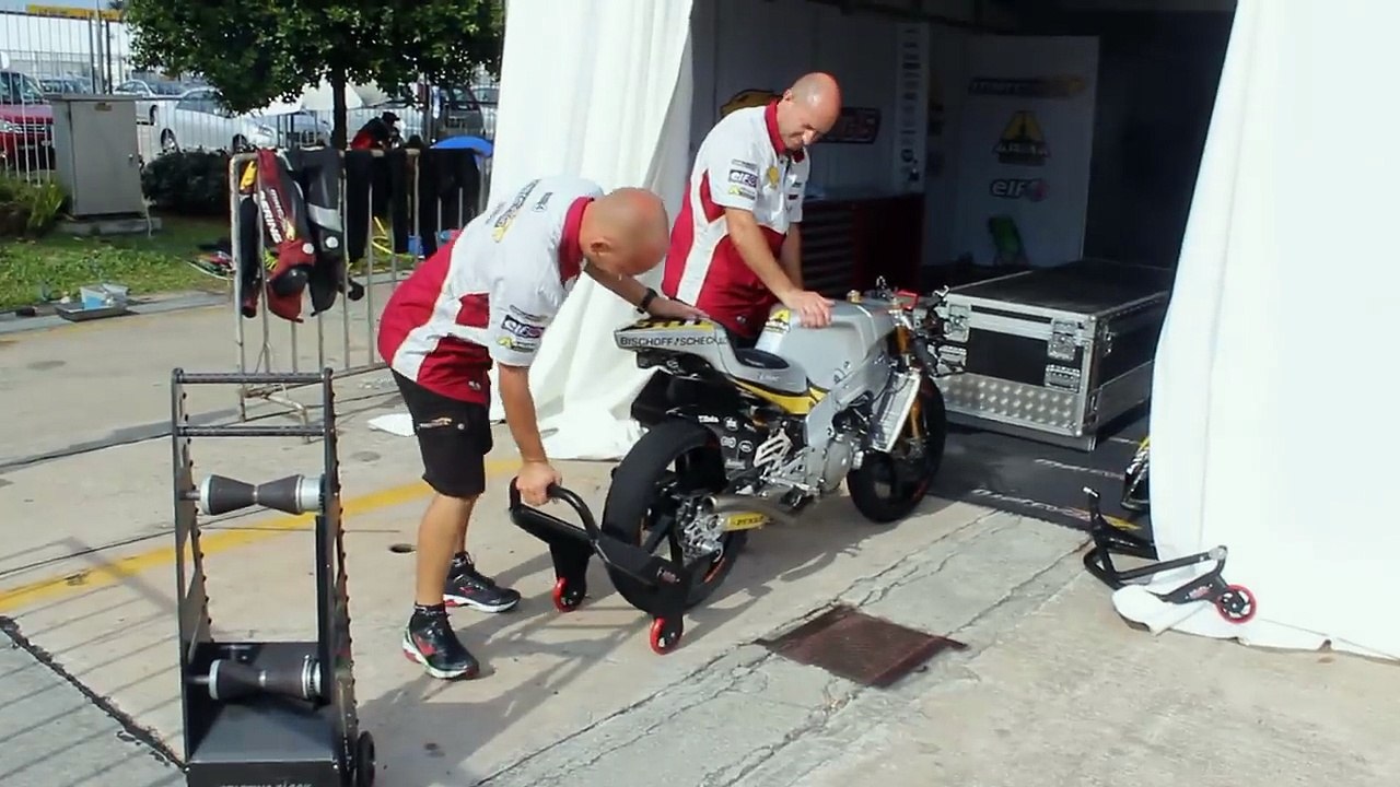 Này thì tiếng pô Moto 2