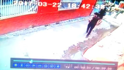 Ölen Arkadaşlarının Evini At Arabasıyla Böyle Soydular