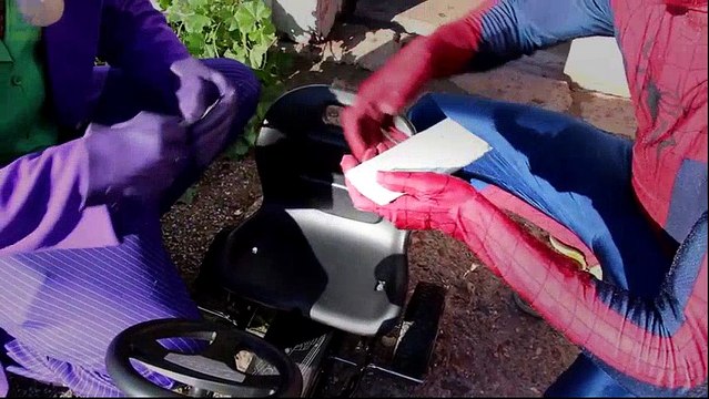 Frozen Elsa & Spiderman SURPRISE EGGS BINGE! w/ Joker Maleficent Anna Pink Spidergirl! Superhero Fun