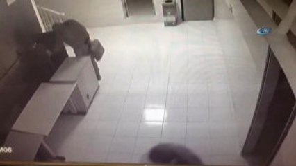 Okuldaki Hırsızlar Güvenlik Kamerasına Böyle Yakalandı