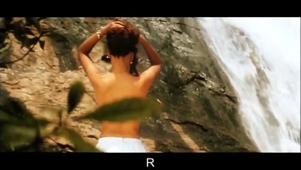 hot bollywood and tollywood actress Lisa Ray bathing FULL HD PICTURE