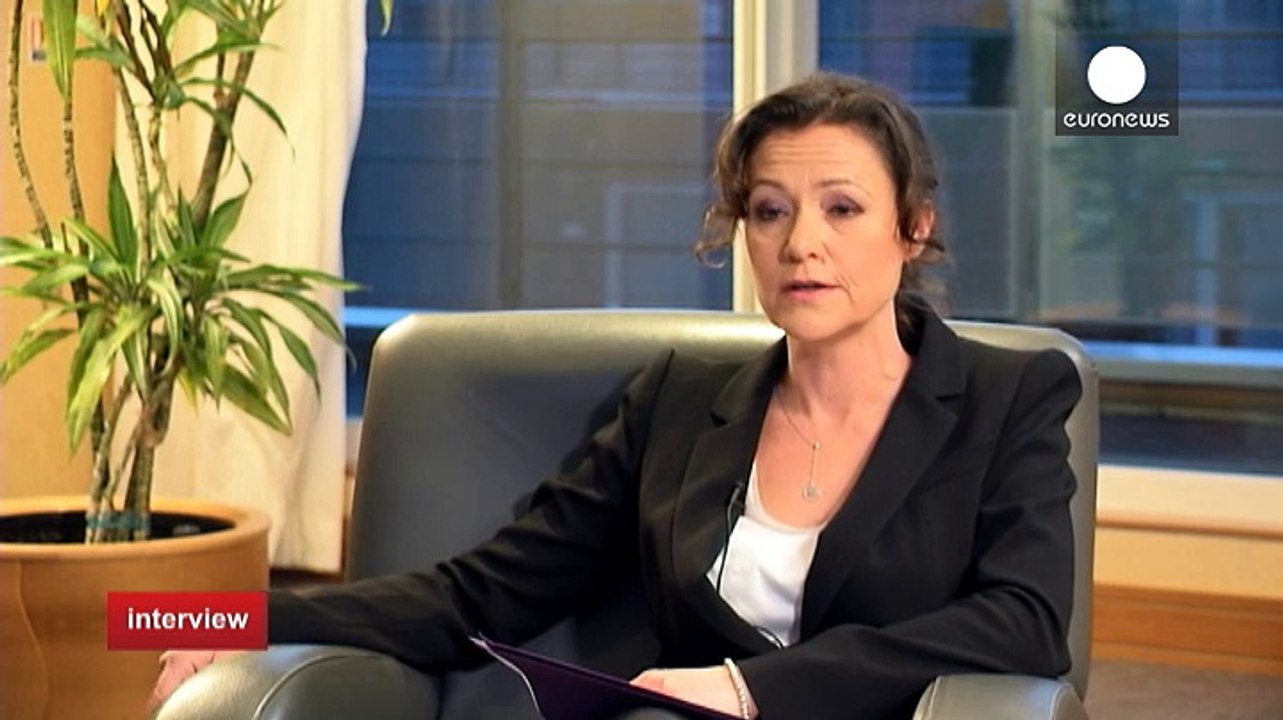 " Je suis là pour sauver la peau du peuple français" Marine Le Pen, présidente du FN -1/12/2014
