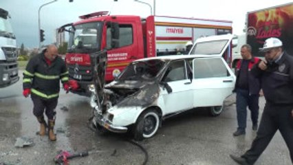 Hasta Taşıyan Ambulans Otomobille Çarpıştı: 4 Yaralı