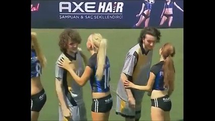Kadınlar ve Erkekler Futbol Maçı Yaparsa...
