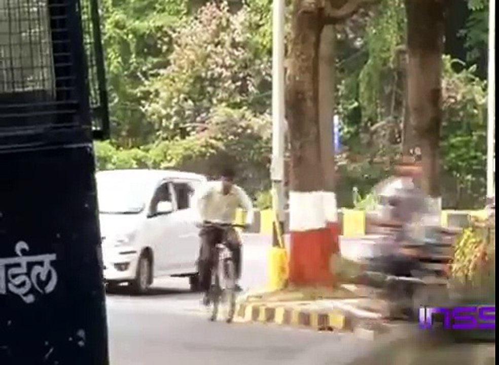 Dabbangg Style of Salman Khan Even While Enter in Court for Evidence