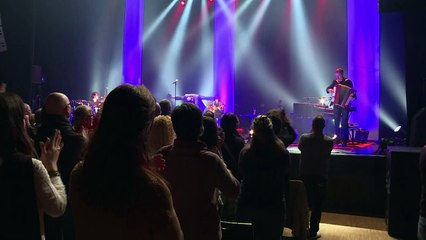 Grâce au "chansigne", des sourds accèdent au plaisir du concert