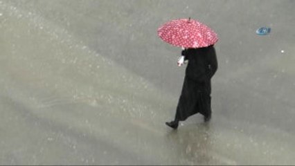 Gaziantep'te Sağanak Yağış Hayatı Olumsuz Etkiledi