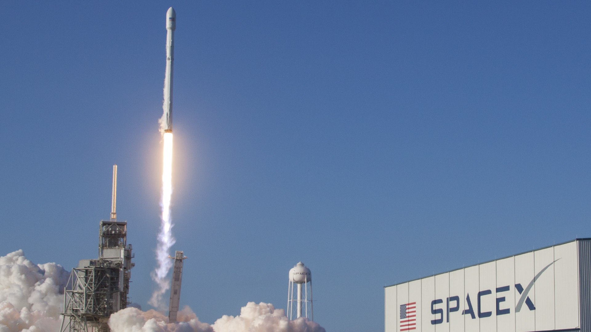 ⁣SpaceX Launches New Era In Spaceflight