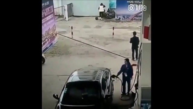 Quand le Mauvais karma rattrape un voleur... Bien fait!