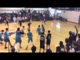 Privé de bras, Jamarion Styles, 13 ans, marque deux tirs à 3-pts !