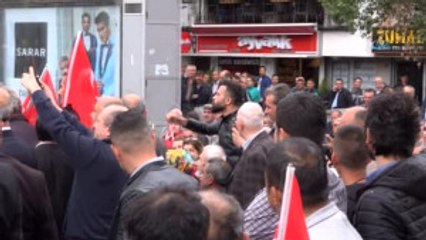 Bakan Zeybekci'yi Protesto Eden Şahsı Linç Edilmekten Bakan Korudu