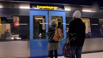 Metroja e Stokholmit një galeri masive arti