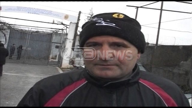 Ora News - Nga burgu i Fierit në Lezhë - Amnistia, janë liruar të dënuarit deri në 3 vjet burg