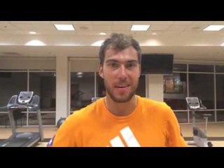 Jerzy Janowicz wishes Kamil Majchrzak luck