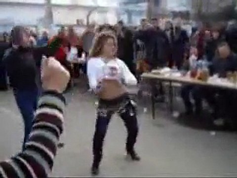 Böyle Oynar Roman Kızı Kop Kop Kop