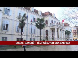 DUDAS, BANORËT DORËZOJNË PETICIONIN NË BASHKI
