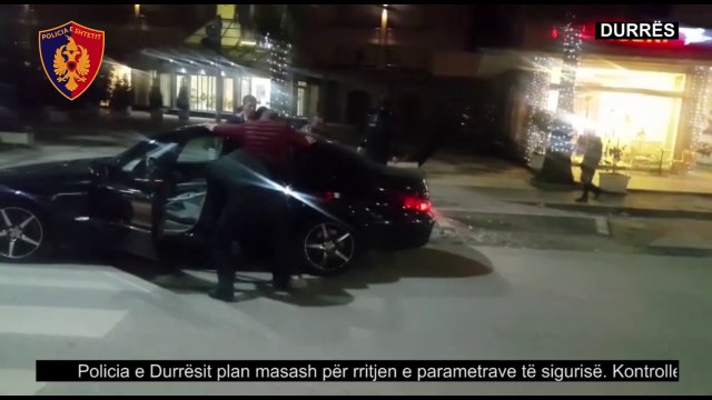 Ora News – Policia aksion blic në Durrës, shoqërohen 18 persona