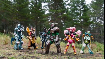 FUN IN JAPAN - Power Rangers Dino Super Charge