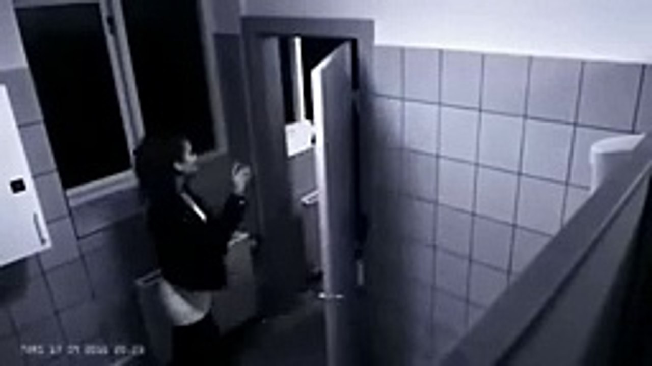 Mira lo Que Esta Chica Le Hace A Su Compañero Para Que Este Con Ella!