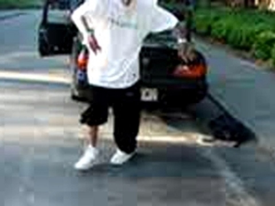 How to crip walk - Learn How To Crip Walk -