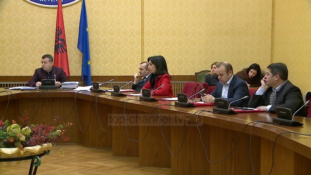 Komisionet “hetimore” parlamentare, mbi 11 milionë lekë dëm - Top Channel Albania - News - Lajme