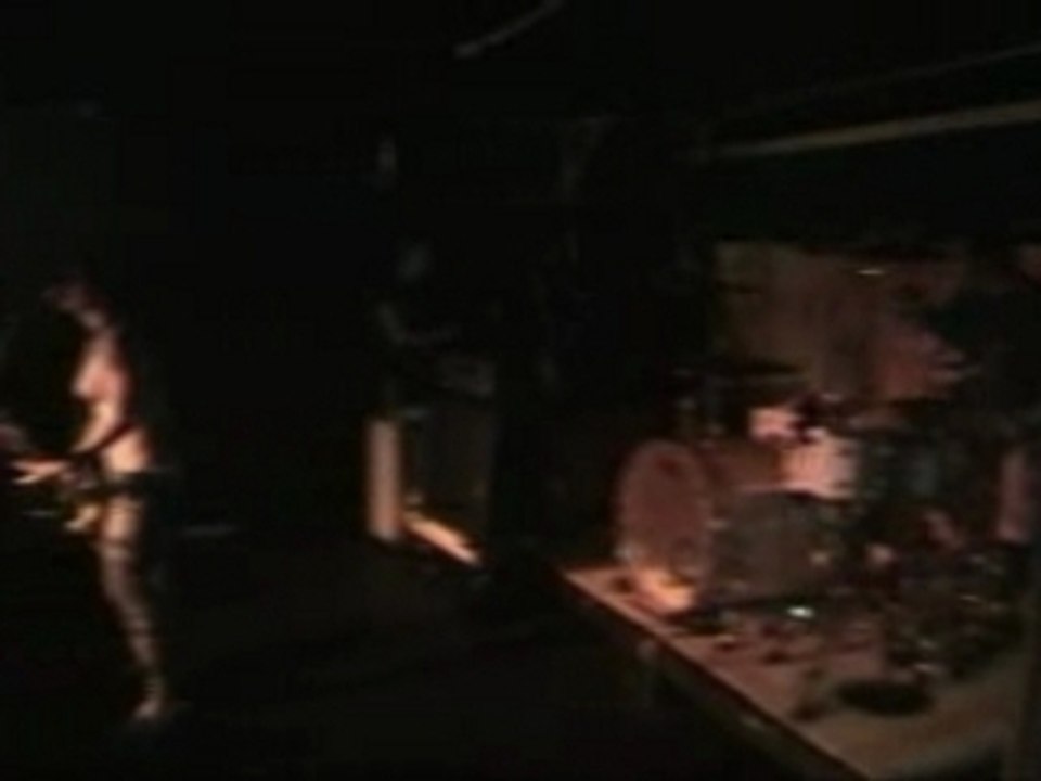 The Distillers - 09 - 929 Cafe - Oct 2002