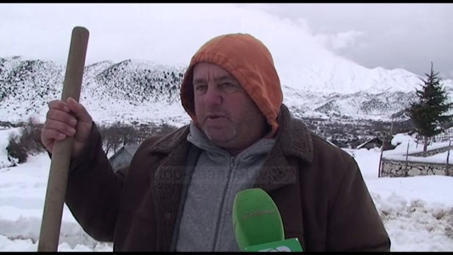 Zhbllokohet Kurveleshi, ushtria hap rrugën - Top Channel Albania - News - Lajme