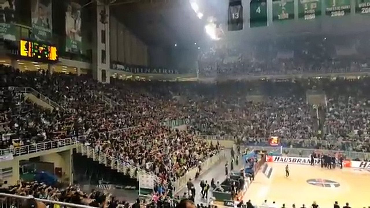 Το ξέσπασμα των οπαδών μετά το 82-78 - Παναθηναϊκός vs. ΤΣΣΚΑ 31.03.2017