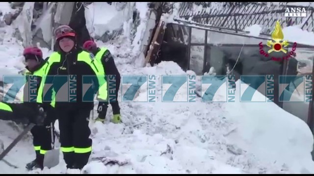 ITALI, NXIRREN TE GJALLE 8 PERSONA NGA HOTELI I MBULUAR NGA ORTEKU - News, Lajme - Kanali 7