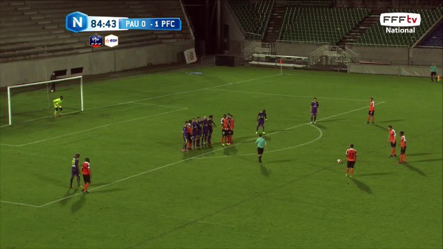 Quel coup franc de Nomenjanahary et la ballon vient se fracasser contre la barre transversale