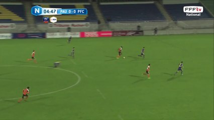 Perte de balle de Guerriero et contre de Paris mais action annulée par un hors-jeu