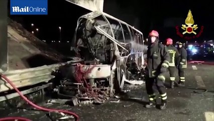 AKSIDENT TRAGJIK NE ITALI,VDESIN 16 FEMIJE NGA HUNGARIA PASI AUTOBUZI U PERFSHI NGA FLAKET PAS PERPL