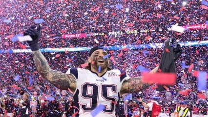 Chris Long signs 2-year contract with Eagles