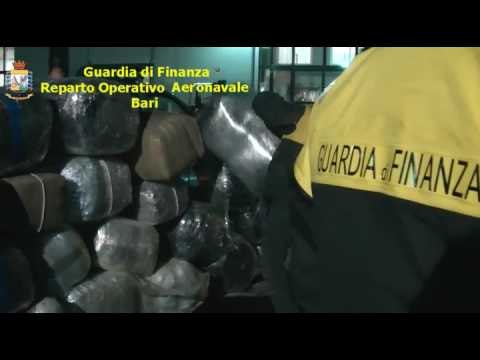 Itali, trafikantët shqiptarë kapen me mbi 1.3 ton kanabis në skaf