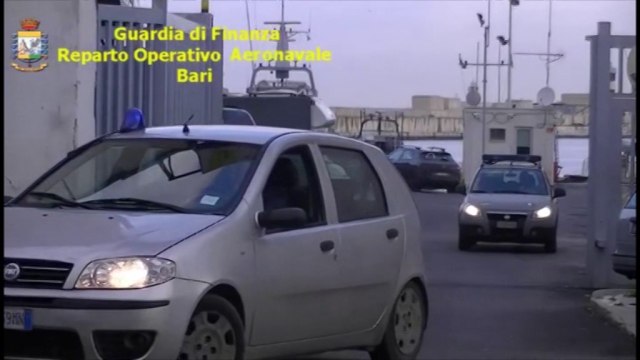 Aksioni - Itali, trafikantët shqiptarë kapen me mbi 1.3 ton kanabis në skaf