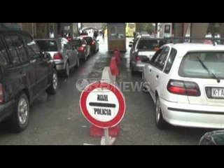 Ora News - Prangoset polici, kalonte shqiptarë drejt Greqisë me pasaporta serbe