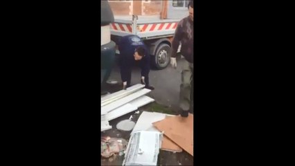 Il dépose les déchets dans la nature, la mairie les ramasse et les pose devant chez lui